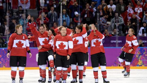 Il Canada vince l’oro olimpico nell’hockey femminile grazei ad una clamorosa rimonta