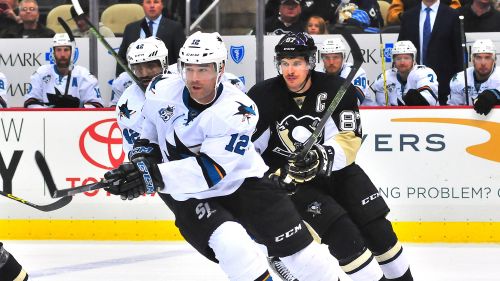 NHL - Sharks ancora corsari, 10 punti su 12 on the road