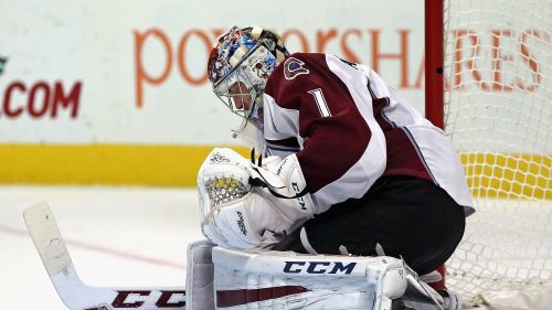 NHL - Varlamov e gli Avalanche fermano la striscia di Kane a 26