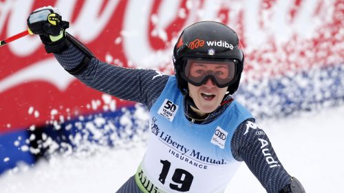 Sofia goggia enters the first Giant Slalom group