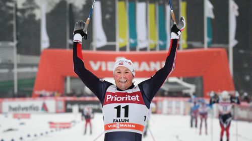 The Norwegian Iversen wins the Mass Start in the classic Gong