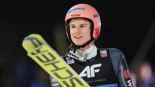 Predazzo è terra di conquista di Karl Geiger, doppietta e pettorale giallo per il tedesco