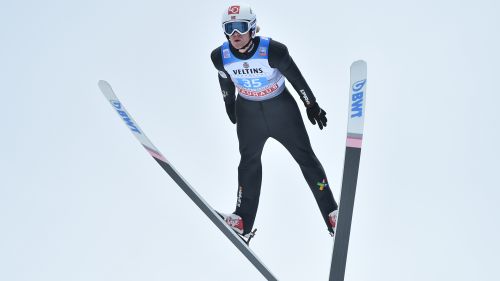Daniel Andre Tande starts the season with a bang, Austria celebrates in the Event Team