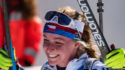 Biathlon ai box: Tandrevold operata alle tonsille, Davidova alla schiena