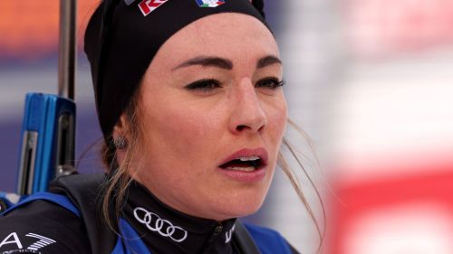 Dorothea Wierer alza bandiera bianca e torna a casa, Vittozzi in piena corsa: alle 12.45 via all'Inseguimento