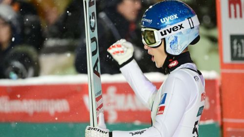 Salto con gli sci: Eva Pinkelnig firm doppietta a Hinzenbach, l'austriaca domina anche in Gara-2 e scavalca Ito nella generale