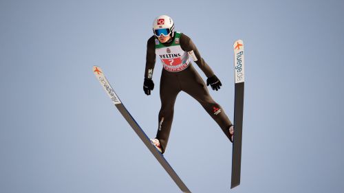 Lindvik wins the crazy race in Innsbruck, Kubacki jumps to the top of the Tourn e ranking