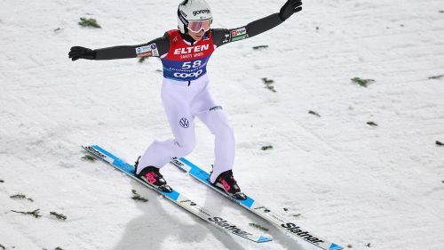 Invincibile Nika Prevc, è vittoria da record in Gara-1 a Lahti per entrare nella storia del salto con gli sci femminile