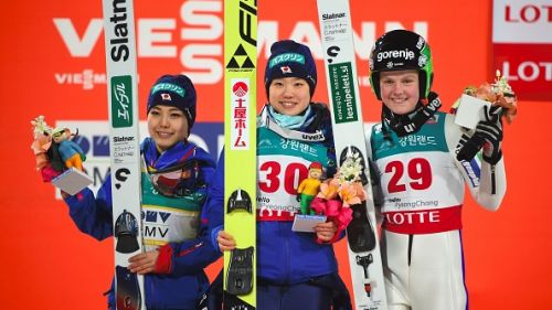 Sara Takanashi conquista la quarta sfera di cristallo, ma è Yuki Ito a vincere la prima gara di PyeongChang
