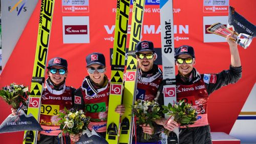 A Planica la Norvegia conquista il successo nella gara a squadre, mentre la Polonia vince la coppa per nazioni