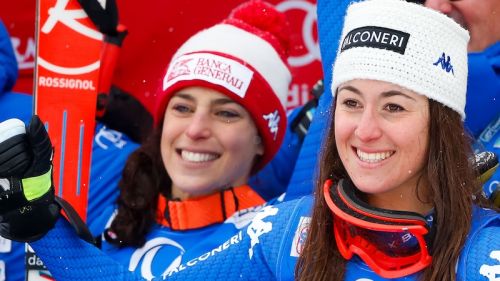 At the start the collective athletic gatherings of the blue alpine skiing teams