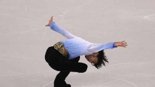 Yuzuru Hanyu subito in testa dopo il programma corto dell'artistico maschile