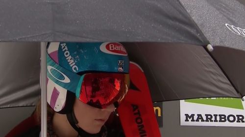 Mikaela Shiffrin leads the first run of the giant Maribor, outside Federica Brignone