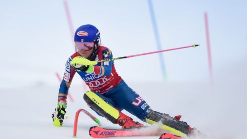 Mikaela Shiffrin massacra la concorrenza nella prima manche dello slalom di Lienz