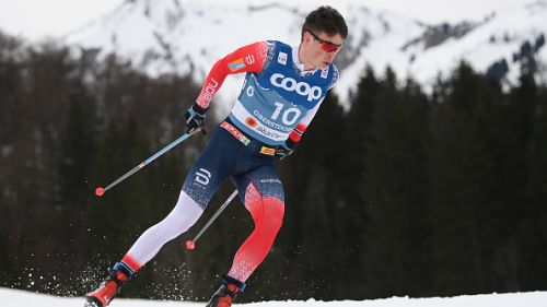 Arriva la prima gioia in carriera per Harald Amundsen: il norvegese conquista la 10 km TL di Les Rousses. 14° Davide Graz