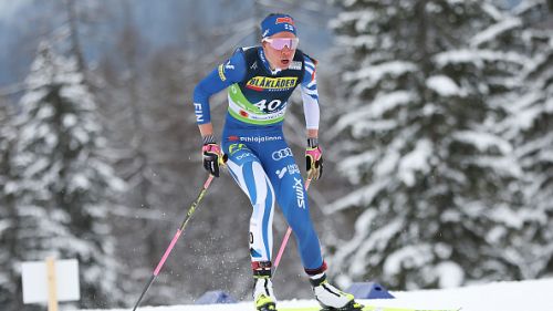 Kerttu Niskanen trionfa davanti a Jessie Diggins nella 10 km TC di Falun, avvicinando la vetta della generale...