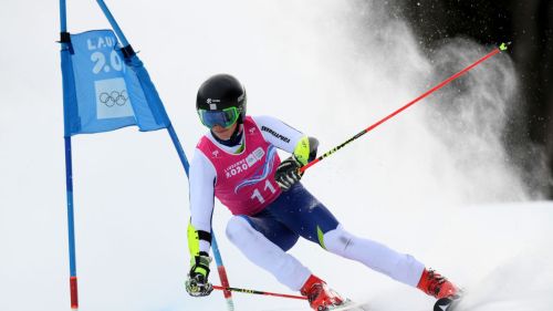 Rok Aznoh porta al titolo la Slovenia, azzurri lontani nella discesa maschile. Venerdì super-g e... combinata a squadre