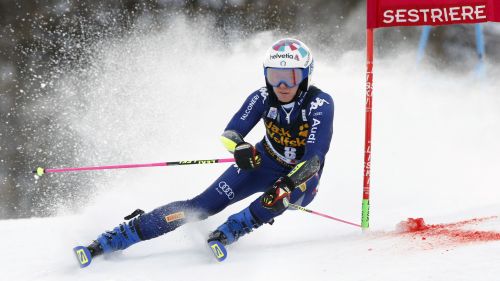 From the giant parallel comes another blue podium with Bassino. Direz wins by surprise