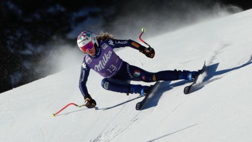 Super Bassino on the virtual cup podium, Vlhova (with one knee ... so) and Gisin now have the slalom
