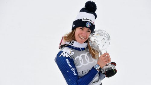 Here is Marta with her cup, the result of an unforgettable season: "Here there is ... everything"