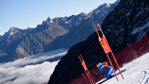Bassino in Val Senales, Goggia allo Stelvio: the blue march resumes before the "challenge" for the athlete of the year