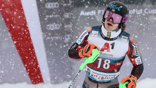 Feller returns and opens the Schladming slalom: Braathen with 12, then Vinatzer (13) and Razzoli (17)
