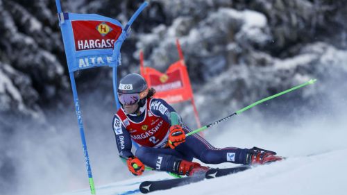 It's a Norwegian triumph in the first giant on the Gran Risa: Braathen burns Kristoffersen for 2 cents!