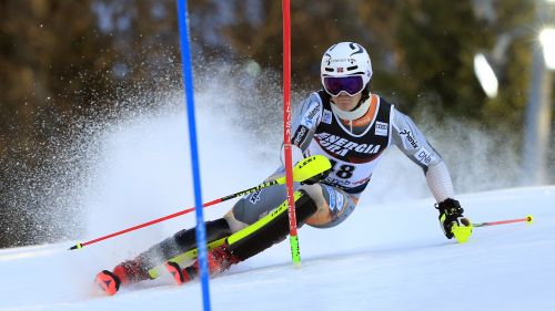 That Yule in the 1st round of Kitz, Austria is in the home slalom and Vinatzer ... makes us dream