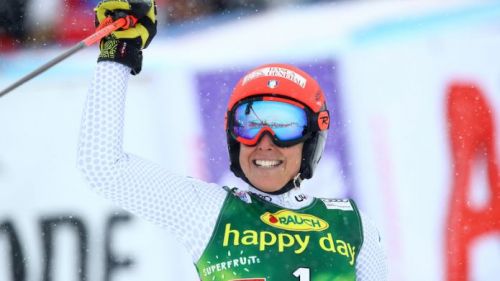 Last holiday weekend for Federica Brignone: from the Stelvio we leave to Solden and the fans ... are organized!