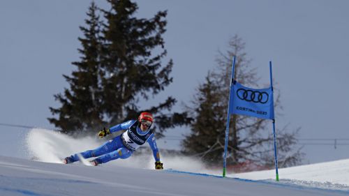Brignone ... yes! Great super-g of Faith for the combined medal, he is ahead but what a fight!