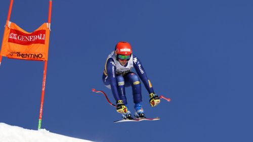 High temperatures in Val di Fassa and the big names choose low numbers: Johnson with 1, Brignone forced to 17