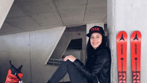 Stephanie Brunner signs with Atomic after the ordeal: "A new project for my return"