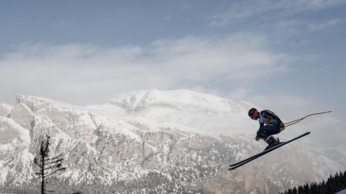 Voices from the Saslong. Casse: "Let's hope the fresh snow doesn't change things." Odermatt: "I'm going downhill for the first