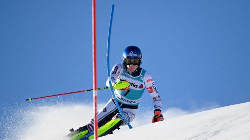 LIVE from Adelboden for the 2nd round of the slalom: little blue on Chuenisbargli, Noel wants the first