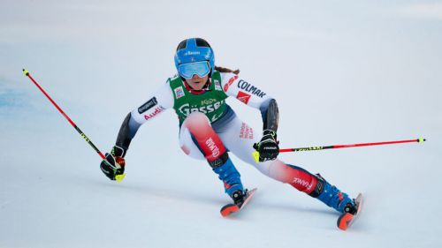 France starts from the home glacier: Clara Direz in Les Deux Alpes and Worley ... try biathlon