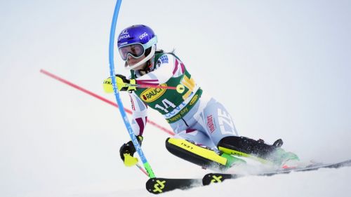 Dubovska leading the first European Cup slalom in Valle Aurina: Peterlini to attack the podium