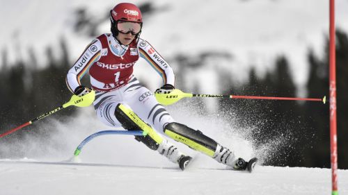 Are slalom: there is Lena Duerr in front of Vlhova and Shiffrin after the 1st heat, but what a battle!