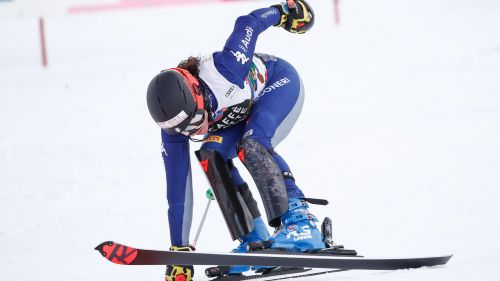 Brignone in pursuit of Insam in the 1st heat of the Italian slalom: Tschurtschenthaler third