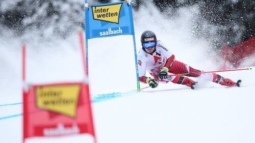 Another skier-pap in sight: Manuel Feller announces the maternity of his companion