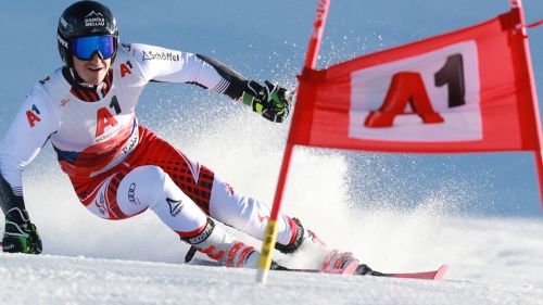 First run in Meribel, dominates the pupil of ... pap Hirscher. The blues are far away