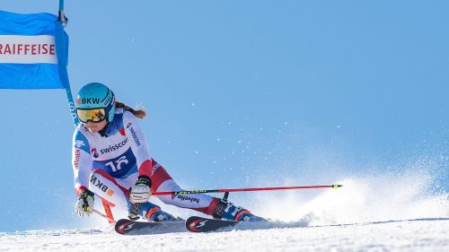 Crac at the knee also for Luana Fluetsch: the Swiss stops a few days after the debut in the World Cup