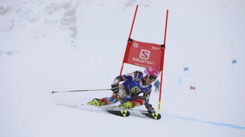 A dusting of fresh snow and winter conditions for the Fosson Memorial: Friday off to the races
