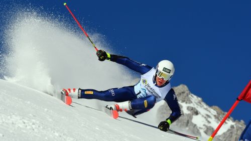 Giovanni Franzoni strokes the super-g medal: 5th place on Rieser's big day