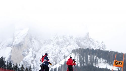 LIVE from the Saslong: try again in Val Gardena for the only test of the descent, off at 10 with a lowered start