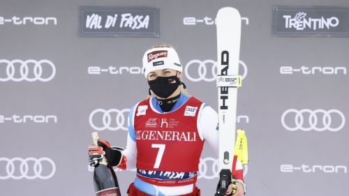 Lara Gut-Behrami takes "her" 7 again to close the accounts in super-g and make a hat-trick