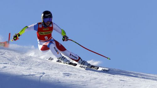Goggia's winning streak stops in the nets: fall without damage, Lara Gut-Behrami wins