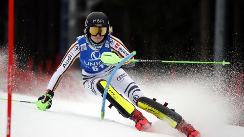 Jessica Hilzinger burns Egloff and Guest, winning the Funesdalen slalom; Marta Rossetti the best blue in 7th place