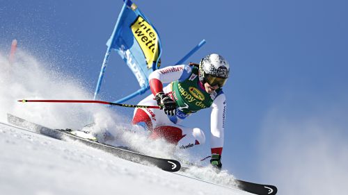 Wendy Holdener stops: compound fracture at the elbow, but participation in the Levi slalom is not at risk