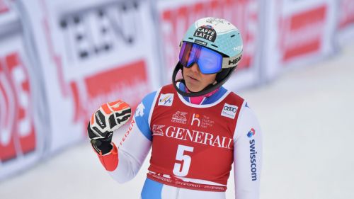 Double fracture in the wrists for Wendy Holdener: a month off, an attempt is made to recover for Levi