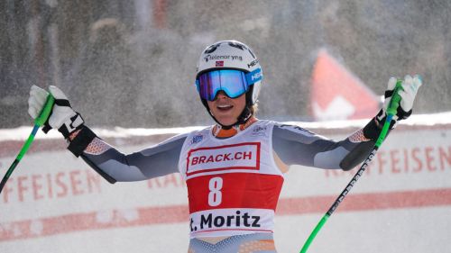 Kajsa's smile shines again: after 10 months, today the first time on skis for Lie